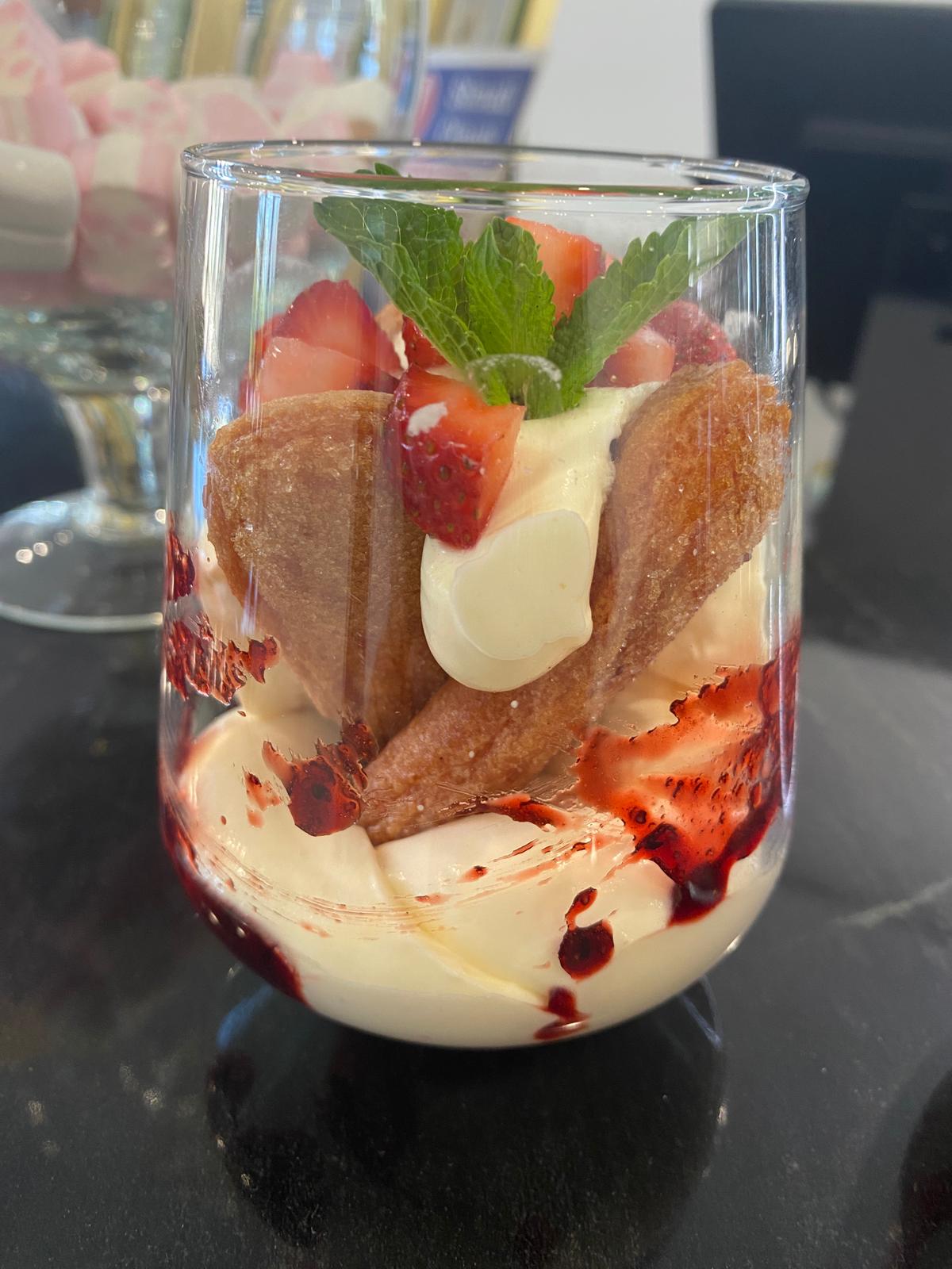 Desert artizanal cu căpșuni